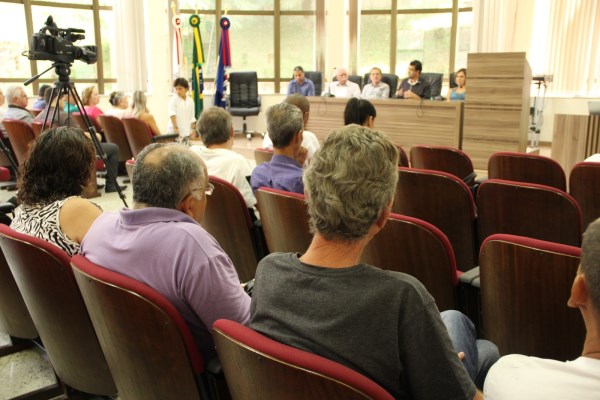 Em café com imprensa, vereadores da Mesa apresentam reforma